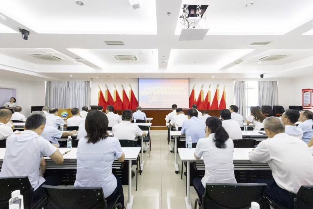 樹榜樣 爭先鋒丨三亞環(huán)農集團黨委召開表彰大會